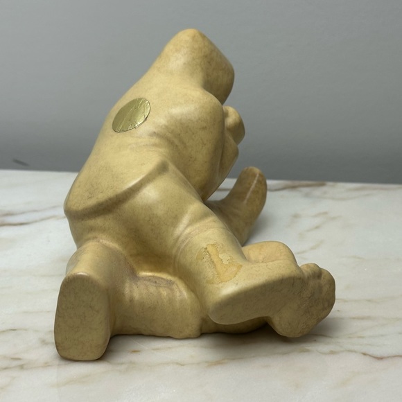 Vintage Beige Hollow Hunter Sculpture - Picture 8 of 12